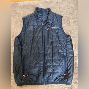 Vineyard Vines blue size medium puffer vest